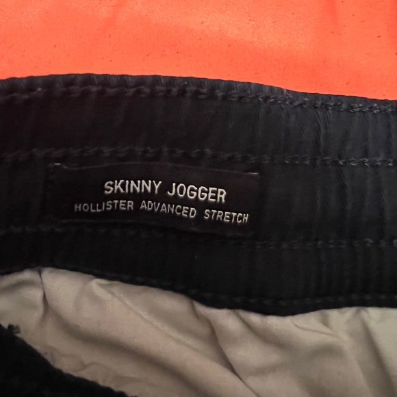 Size Large Hollister Skinny Joggers - Picture 4 of 4